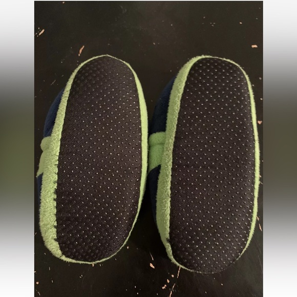 Seahawks Slippers, Child Size 13, Green Blue, Slip On, EUC - Picture 5 of 5